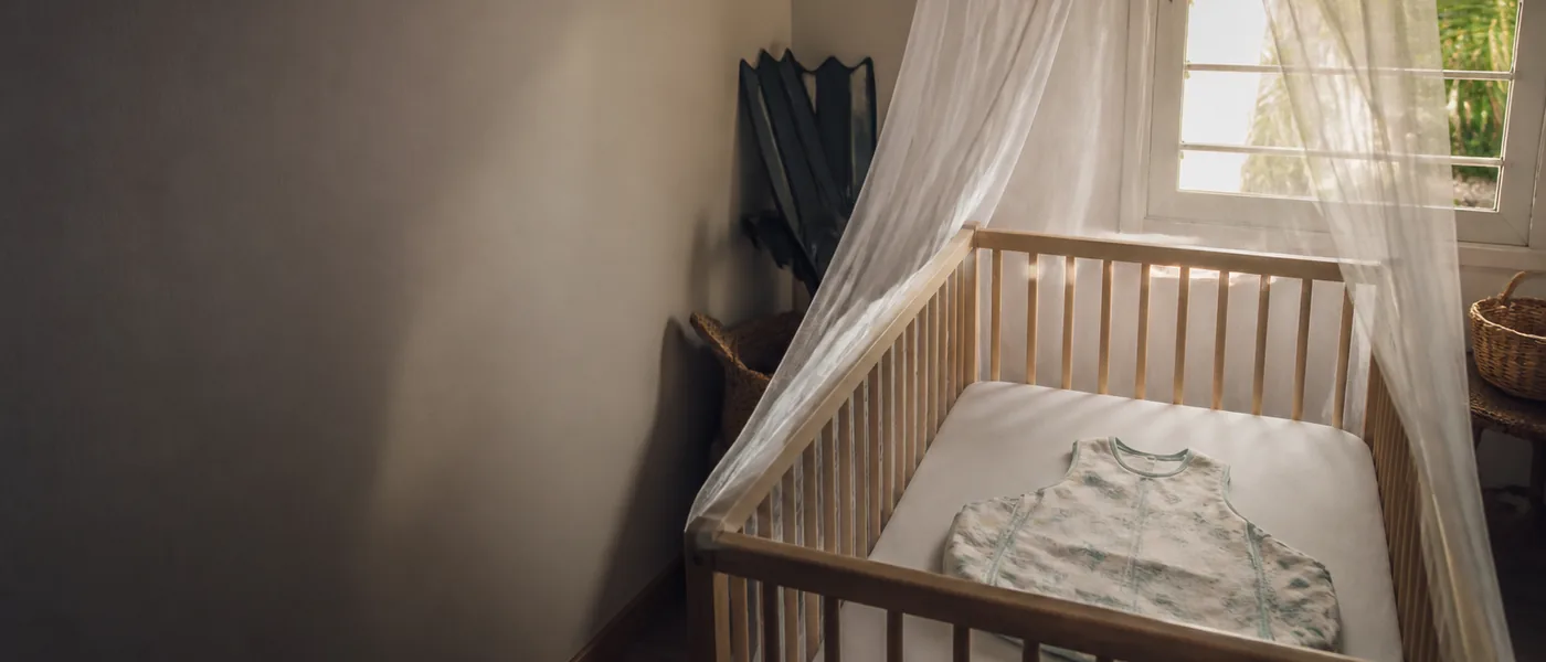 Photographie : Rythmes, lit, chaleur, moustiques et sécurité du couchage : tout ce qu’il faut pour les nuits de 0 à 3 ans, ici comme ailleurs.